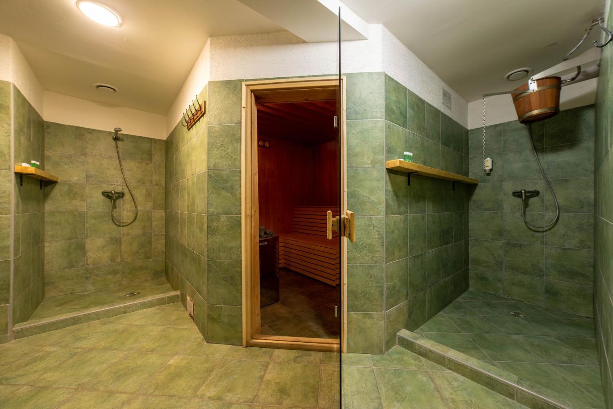 Hotel Liptov Holiday *** Liptovský Trnovec Eksteriør bilde