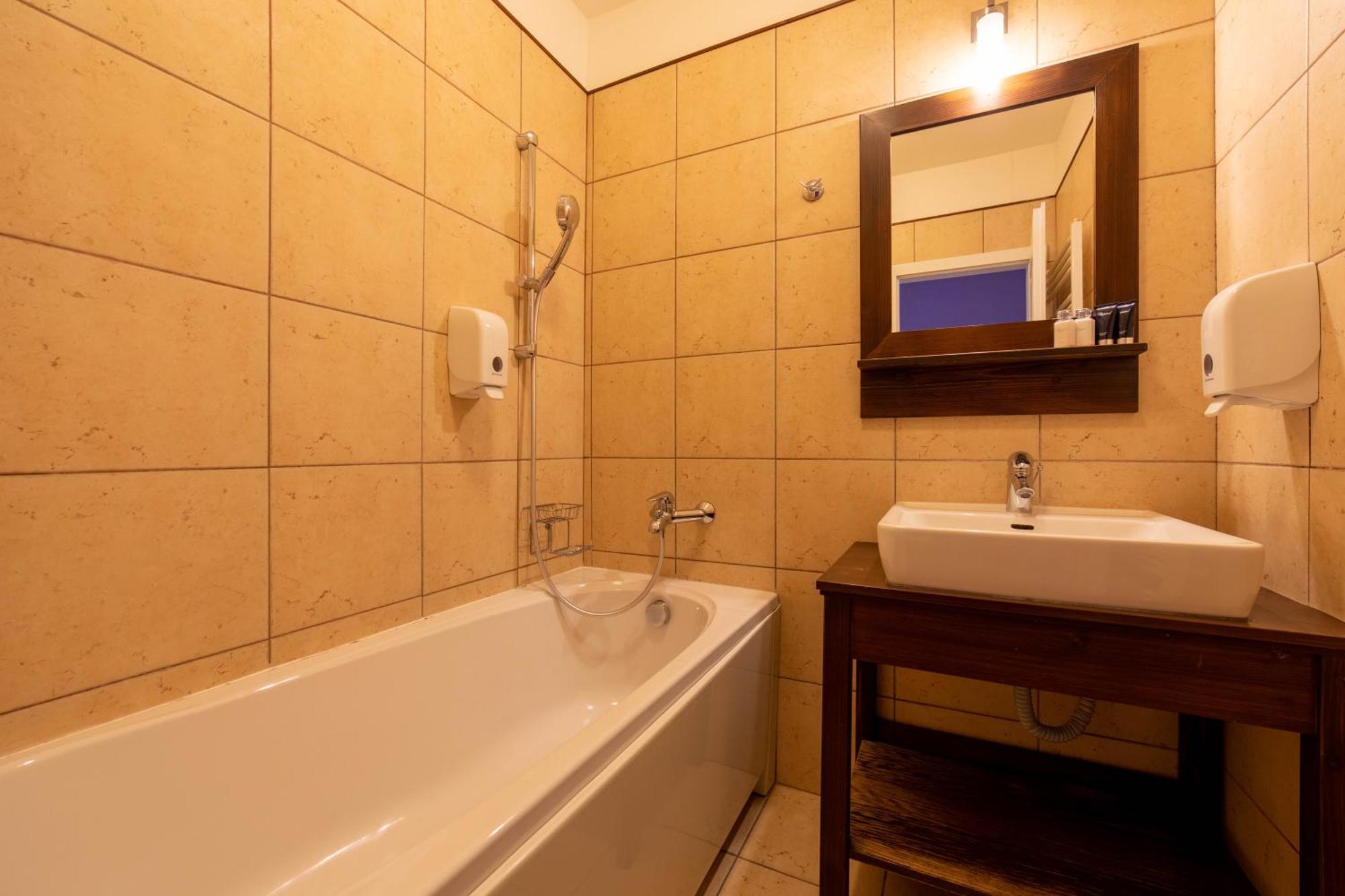 Hotel Liptov Holiday *** Liptovský Trnovec Eksteriør bilde