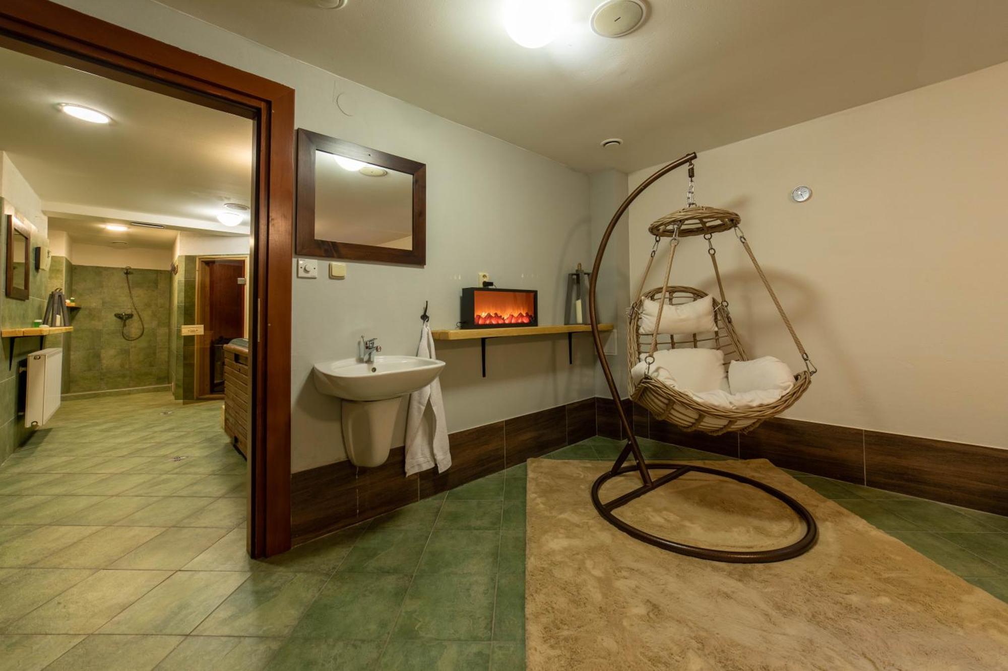 Hotel Liptov Holiday *** Liptovský Trnovec Eksteriør bilde